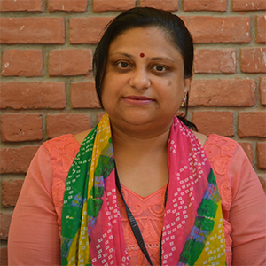 Komal  Saxena
