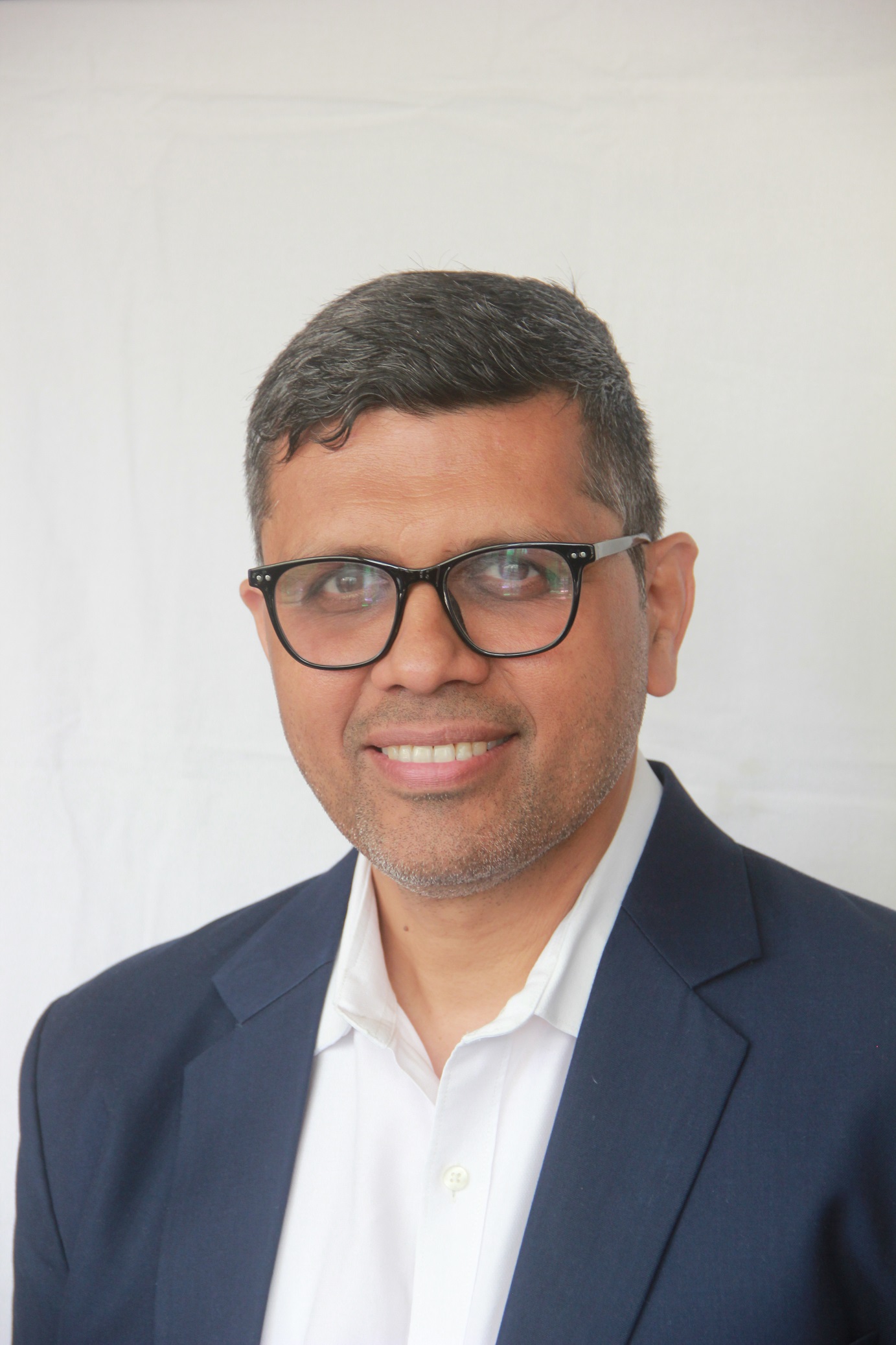 Rishi  taparia